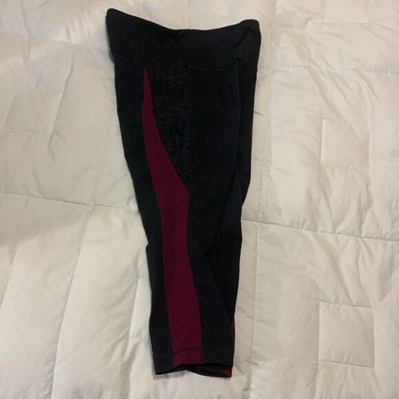 ATHLETA, 3/4,. Yoga, no pockets, good condition,. Medium - Picture 5 of 10